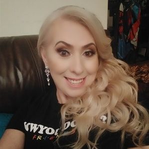 Meet your Posher, Ana